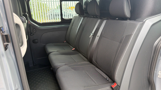 Renault Trafic Lwb Diesel LL30 Blue dCi 150 Extra [Safety] Crew Van - Image 18